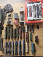 Marklin HO: Lot de trains miniatures avec rails et wagons! 