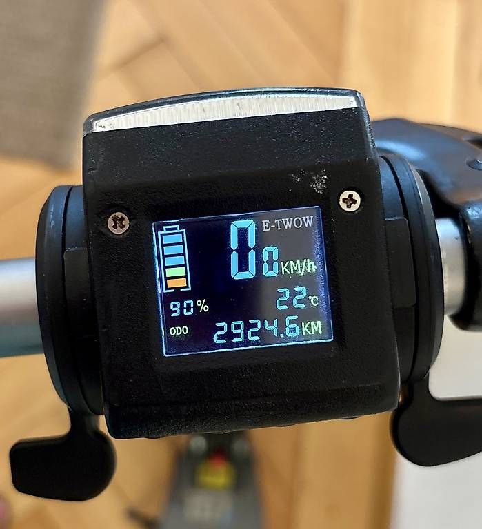 Kickboard: Trotinette E-TWOW GT + SL Swiss édition  – Usato da Lausanne venduto da isa_qf8z 1