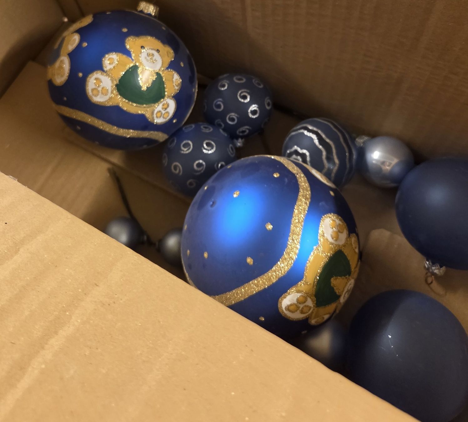 Tutte le decorazioni: Christbaumkugeln blau mit Motiven  – Usato da Fraubrunnen venduto da Ra_mos