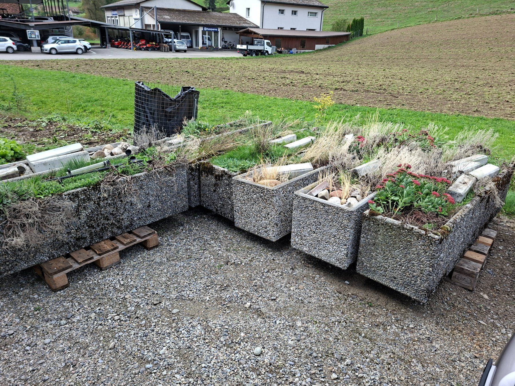 Blumentöpfe: Waschbeton Tröge – Gebraucht aus Rüegsbach von Garage3418