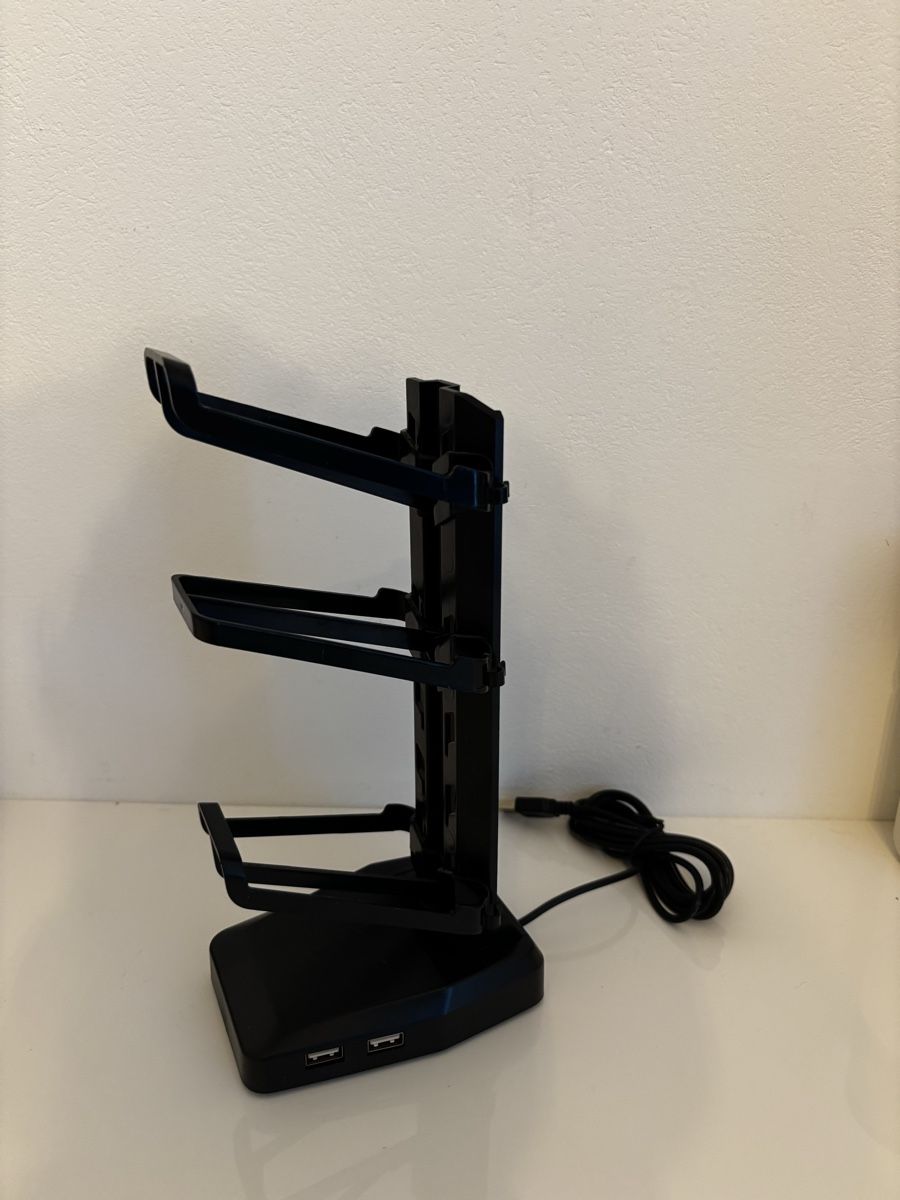 Giochi: Halter für Controller & Ladestation – Nuovo (secondo la descrizione) da Wädenswil venduto da do_eb 1