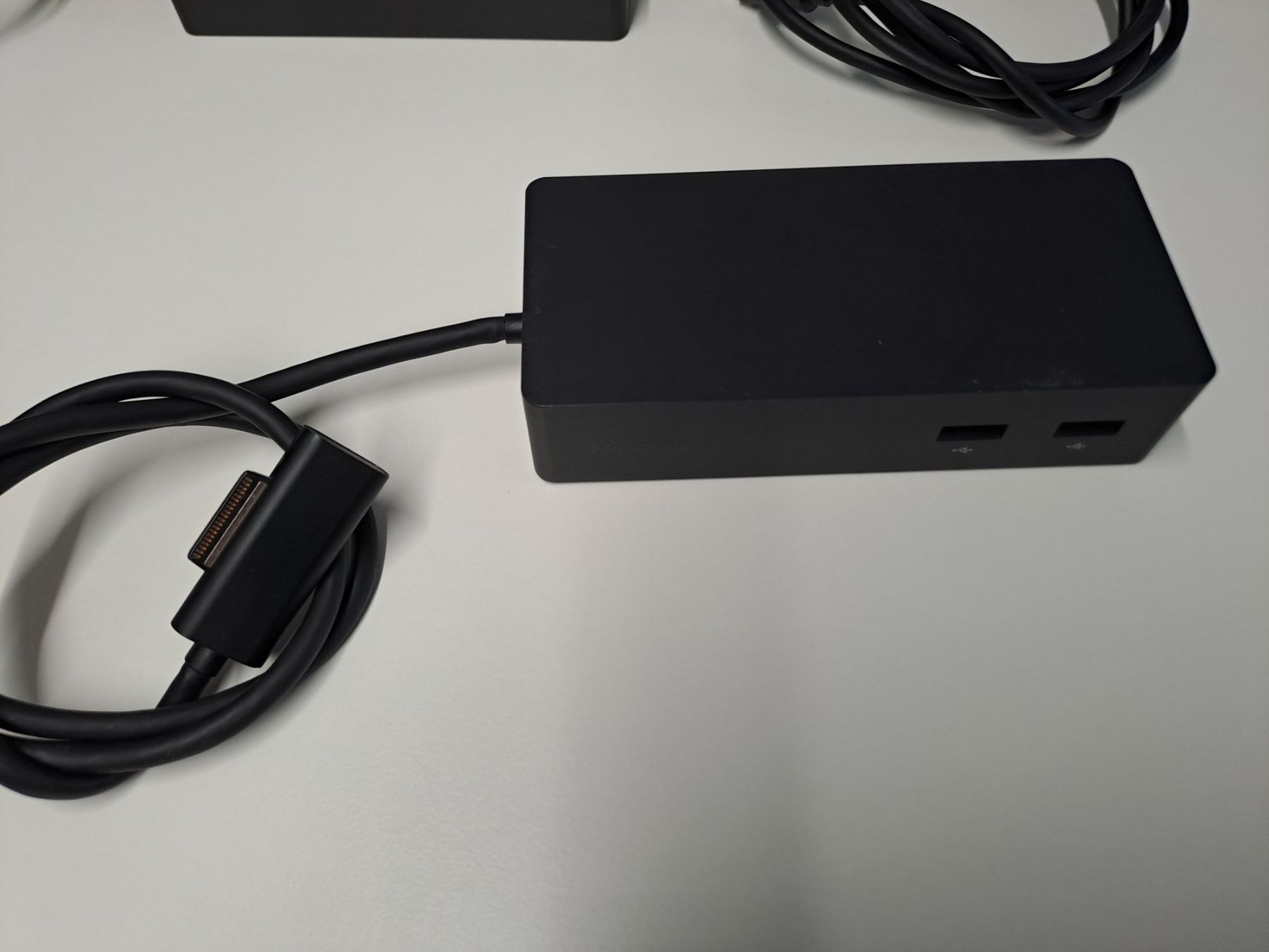 Microsoft Docking station: Microsoft Surface Docking Station + 2 x Anschlusskabel – Usato da Sachseln venduto da Grogettli 1