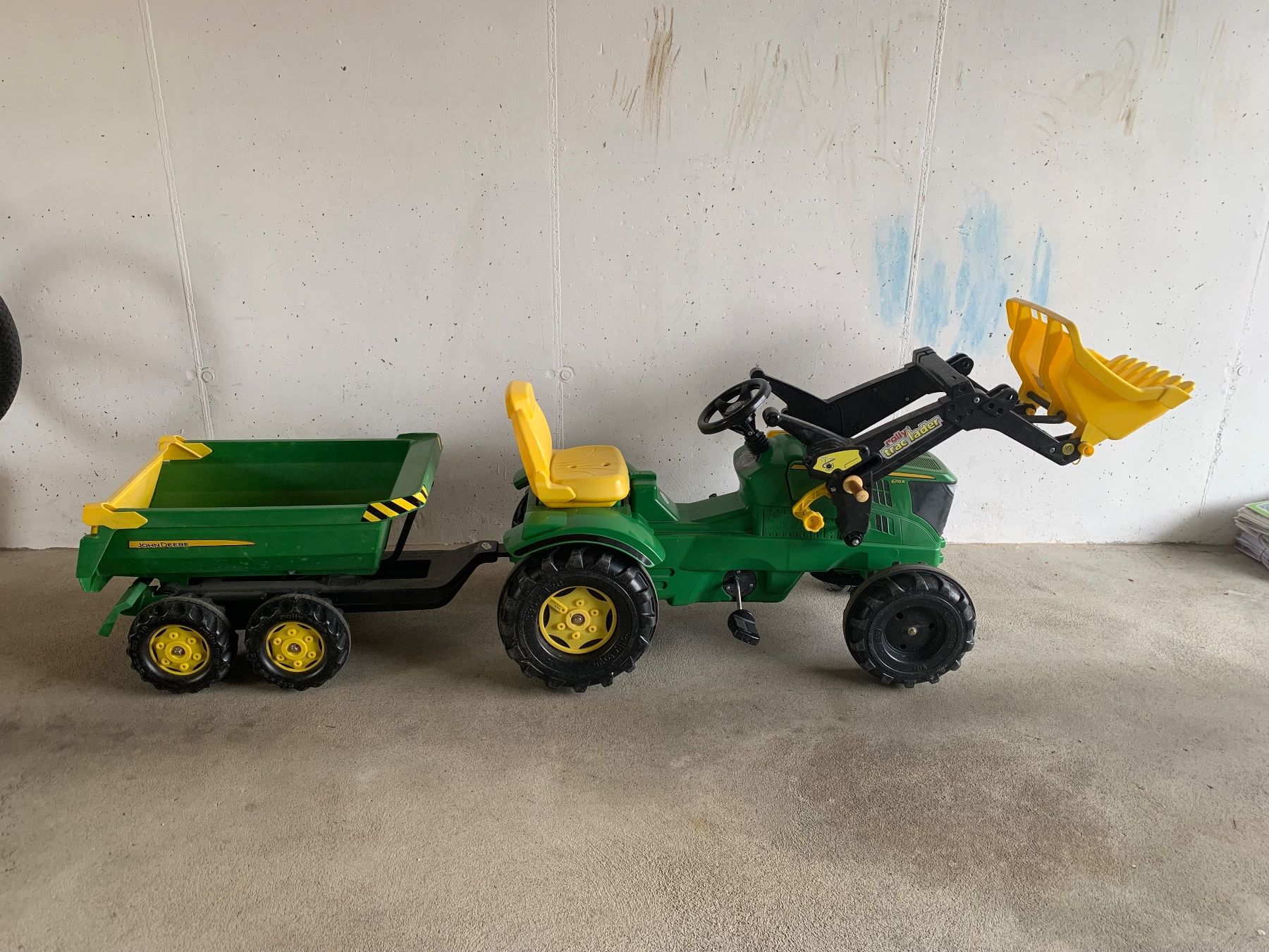 John Deere Véhicules pour enfants: Trettraktor John Deere – D'occasion à Hirschthal par Susi811