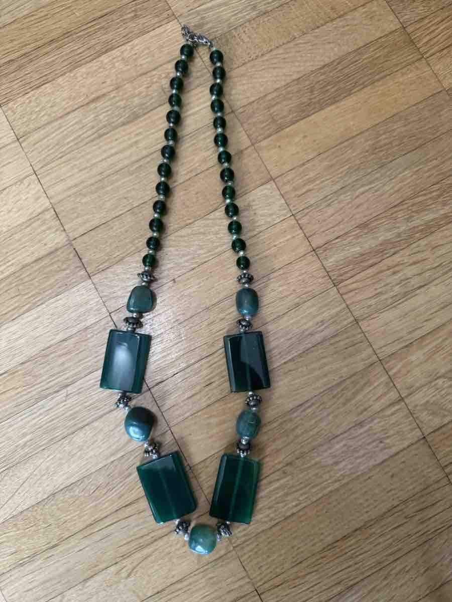 Ketten: Collana da donna, verde, perle e inserti, accettabile – Gebraucht aus Viganello von BlackPanda0003