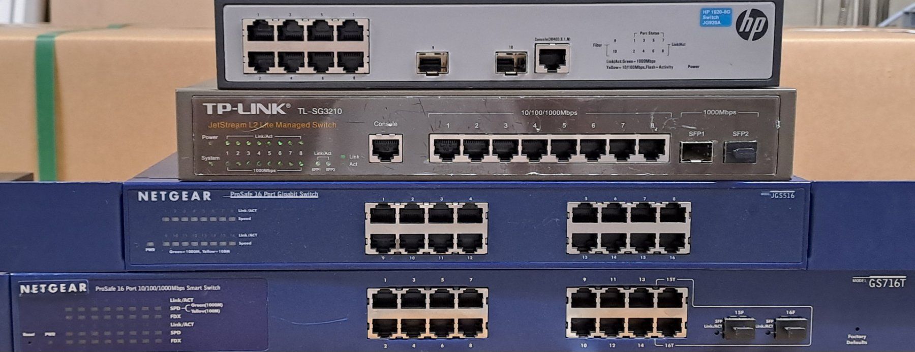 Hub & Switch: Gigabyte Lan switch Preis pro Port – Usato da Andwil SG venduto da Computerland 2