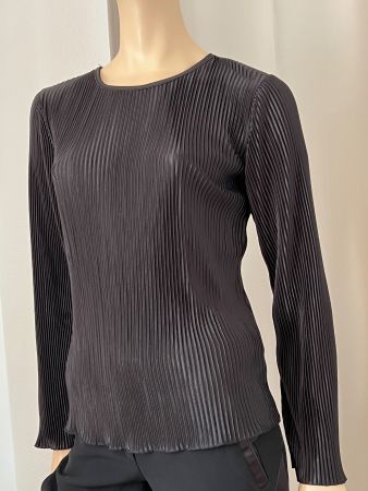 Damenbluse in Schwarz. Gr. M/L  Mit Plisse-Stretch Stoff neu