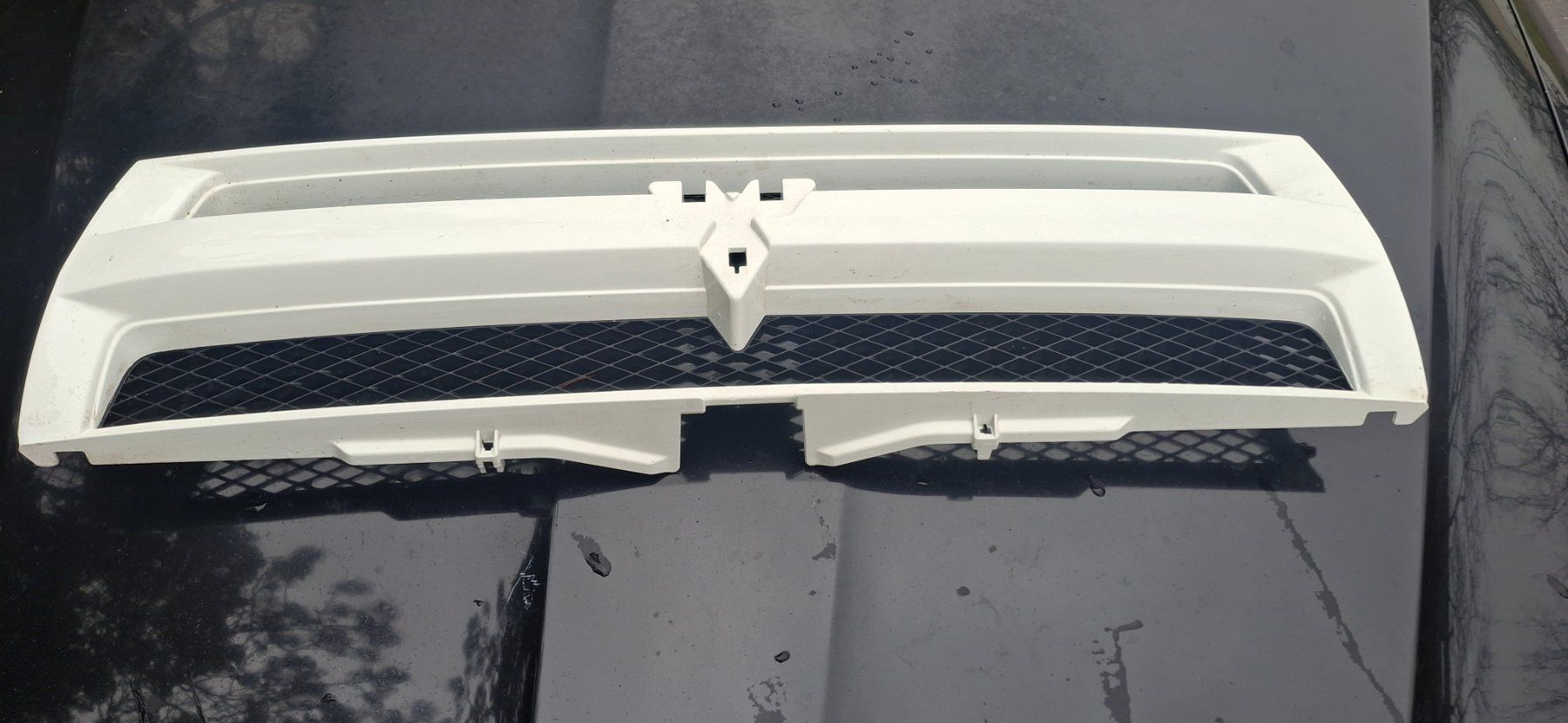 Mitsubishi Autos: Mitshubishi vront Grill – Neuf (Voir description) à Kyburg par JBMNT2020 1