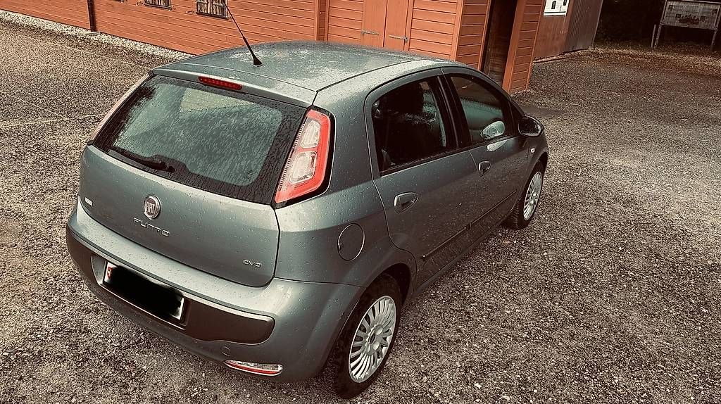 Autos: Fiat Punto 1.4 EVO – Gebraucht aus Montagny-la-Ville von gon_9zbq 1