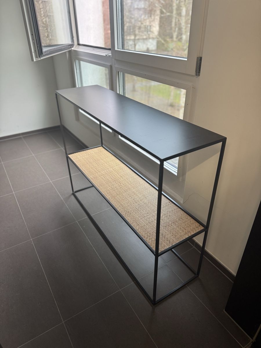 Commodes: Konsolentisch mit Rattan-Ablage! – D'occasion à Adliswil par AE-Shop 1