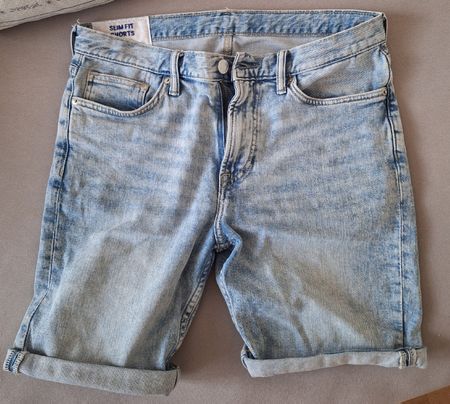 Herren Shorts Slim Fit Grösse 30 hellblau Denim top Zustan