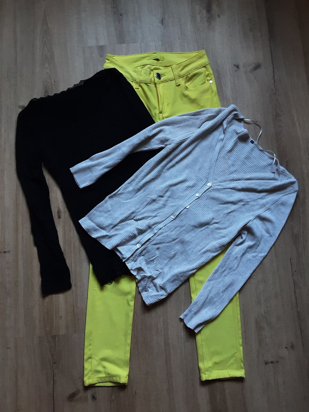 Lots de vêtements: Kleiderpaket Gr. S – D'occasion à Altdorf UR par Brandli