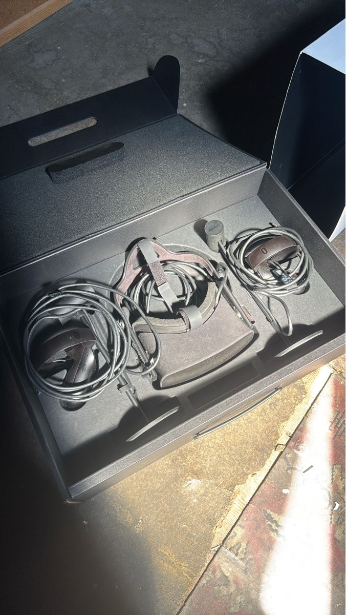 Meta Casque VR: Oculus Rift VR Headset  – D'occasion à Zürich par lia_5qjg