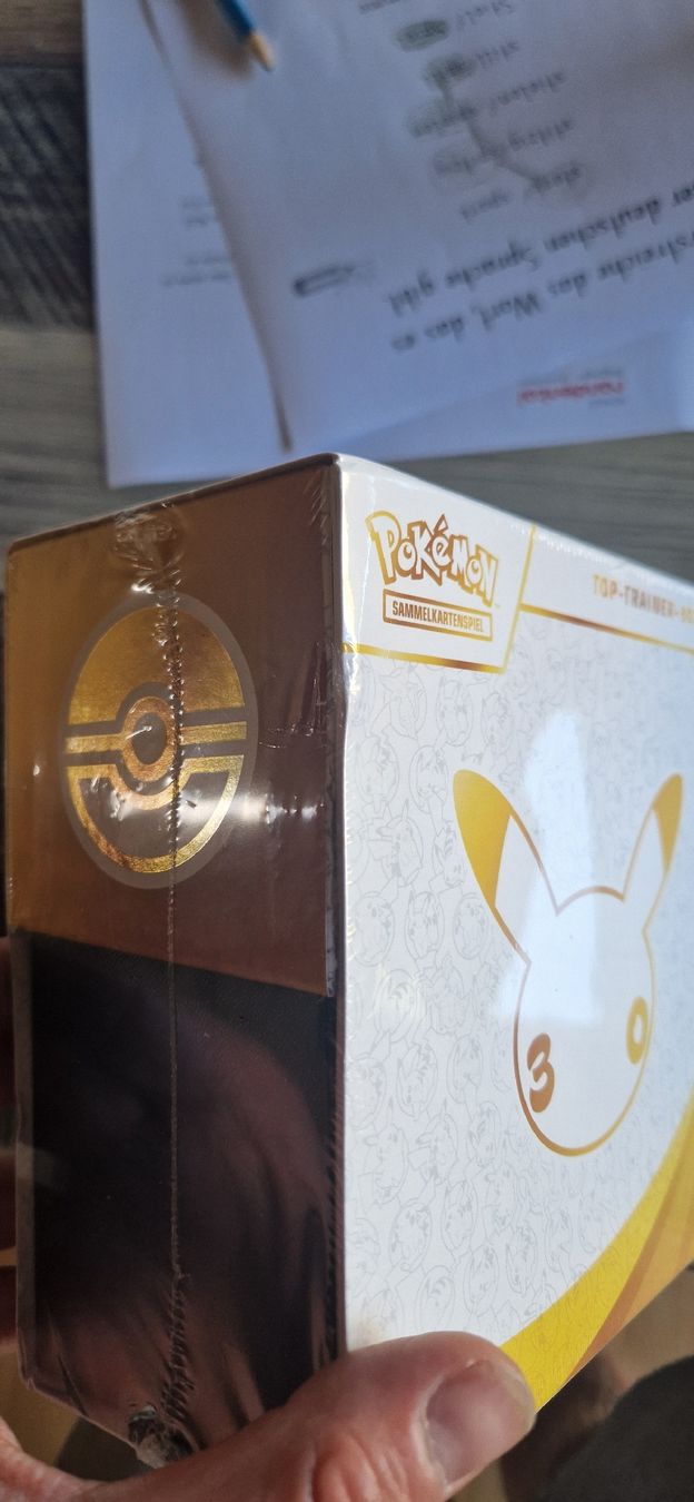 Pokémon Carte collezionabili: Pokemon Top-Trainer-Box 30th anniversary  – Nuovo (secondo la descrizione) da Schleitheim venduto da PokePoe 1