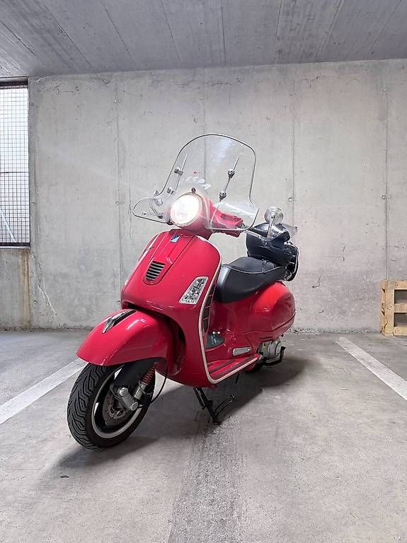 Scooters: Vespa GTS 300 rossa – Gebraucht aus S. Antonino von eng_c5pp