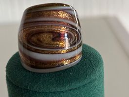 Bague Vintage en Verre Murano Marbré Or et Blanc - Chic!