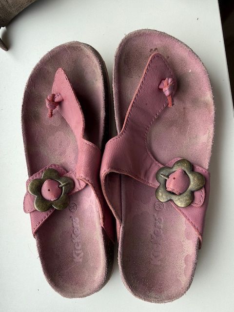 Kickers Scarpe da donna: Sandales Kickers – Usato da Enges venduto da cordec