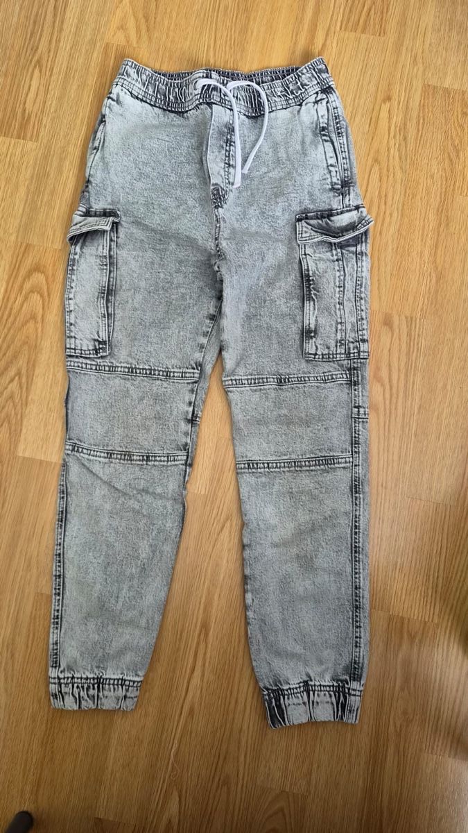 H&M Hosen: Jeans Cargo – Gebraucht aus Zürich von Moskitia