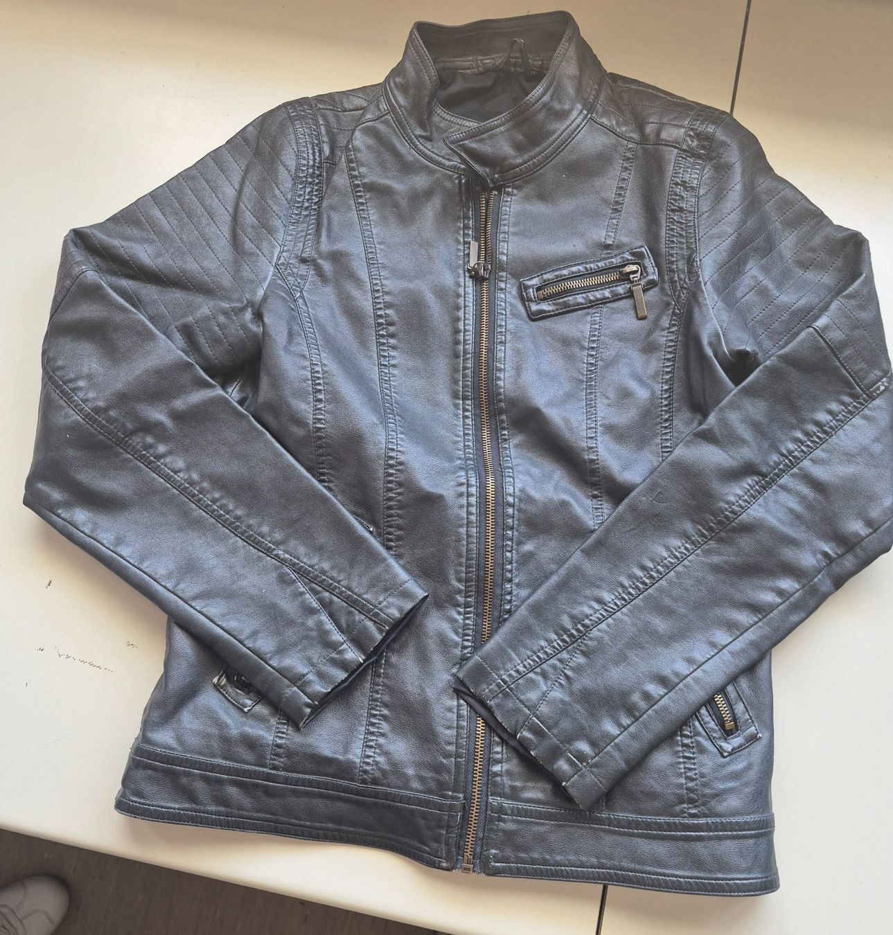 Jacken: Kunst Leder Jacke 164 – Gebraucht aus Scuol von Niculaus