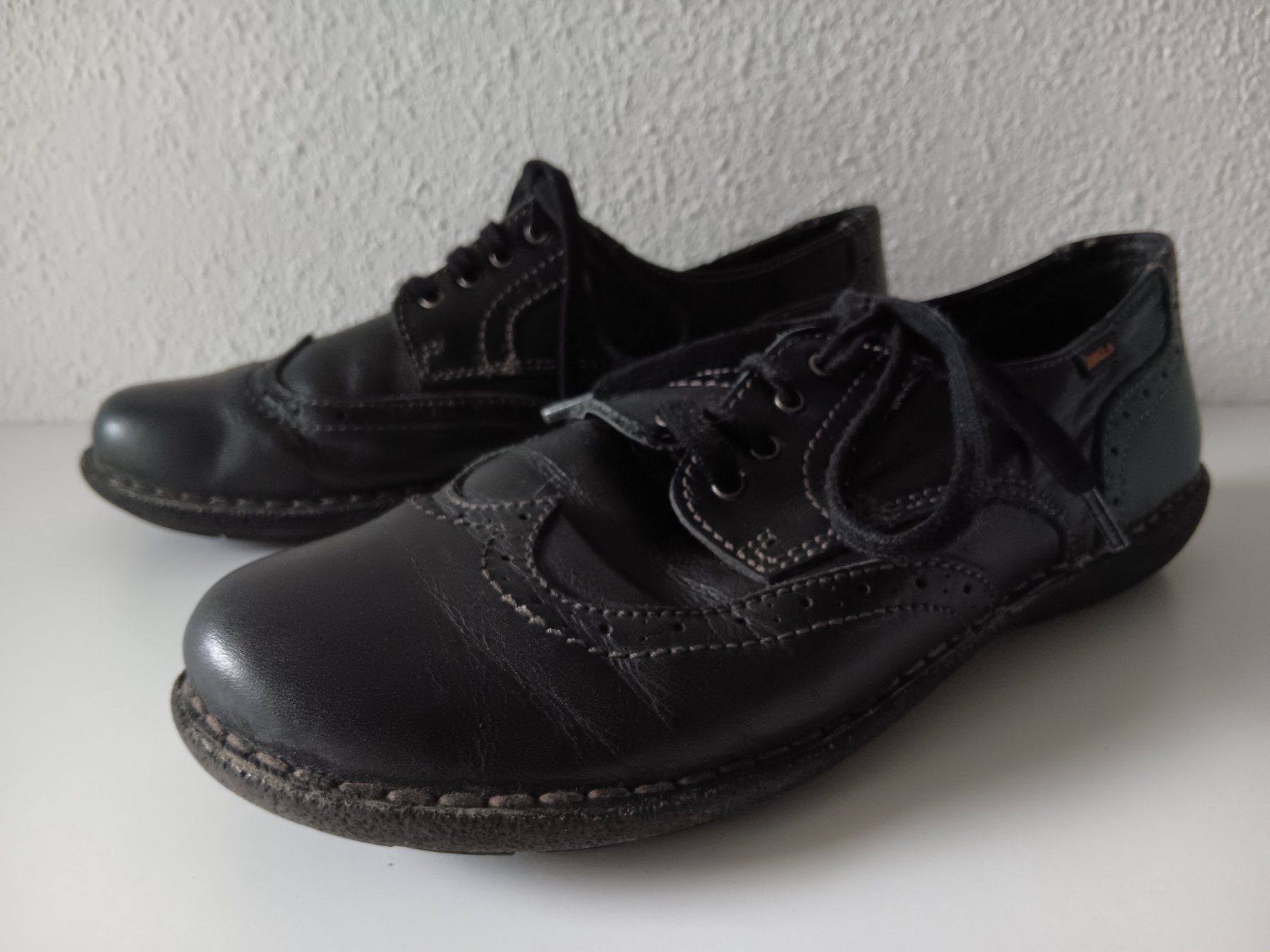 Scarpe da uomo: JUNGLA Chaussures / Schuhe pointure / Nummer 40 – Usato da Cossonay-ville venduto da Super-Price-Quality 2