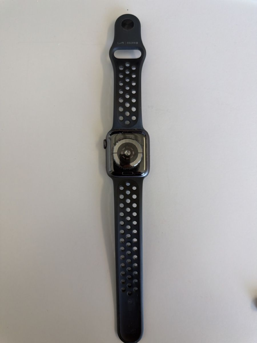 Apple Smartwatch: Apple Watch Series 4 Nike+ GPS 44mm – Usato da Heimiswil venduto da Mad2mad 1