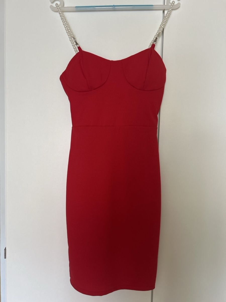 Robes: Kleid rot mit Perlenriemen Grösse S neu – Neuf (Voir description) à Frenkendorf par ana_h7dx