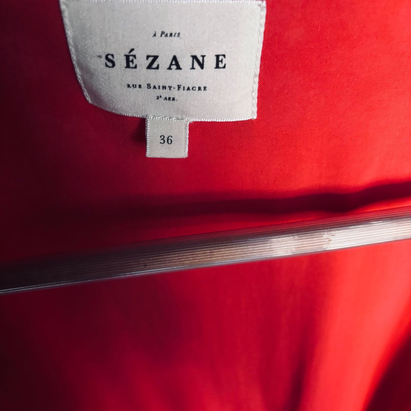 Sezane Vestiti: Sézane Robe courte rouge fleuri 36 NEUVE! – Nuovo (secondo la descrizione) da Lajoux JU venduto da plise 3