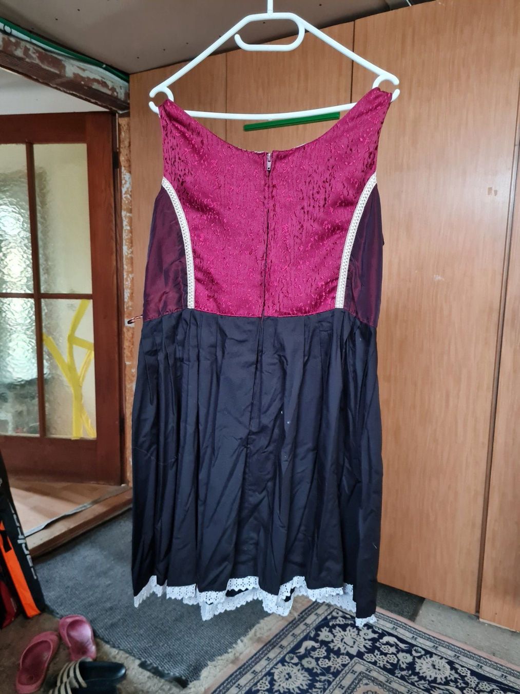 Robes: Dirndl Kleid , Grösse M – D'occasion à Coeuve par Nelly2 2