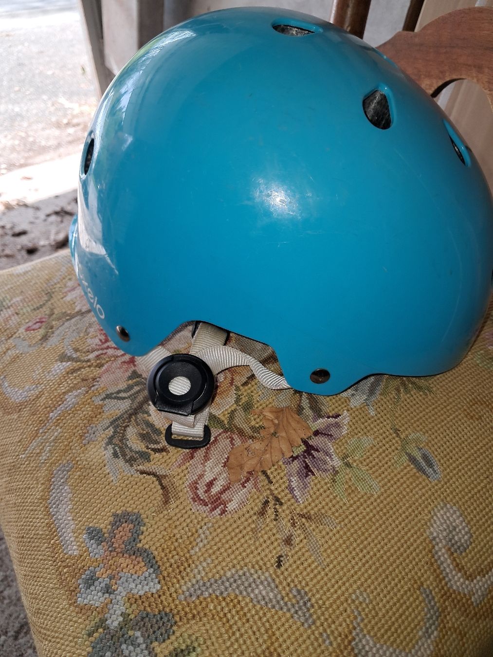 Oxelo Caschi: Casque vélo enfant oxelo – Usato da Le locle venduto da juliensaran