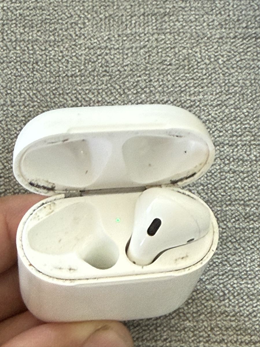 Apple Kopfhörer: Original Apple AirPods 2. Generation mit Ladecase – Gebraucht aus Goldach von Elaissati 1