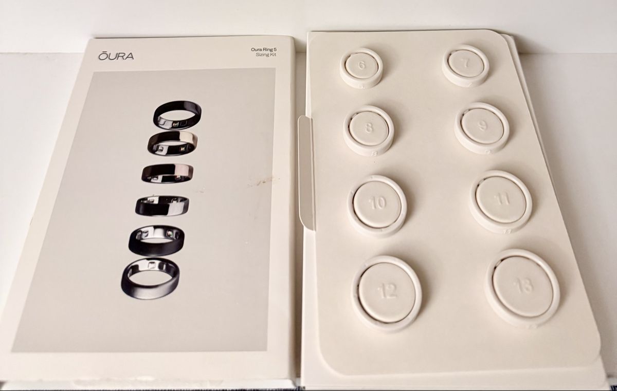 Oura Anelli: Oura Ring Generation 5 Brushed Silver Grösse 11 – Usato da Rheinfelden venduto da Dermatix 2