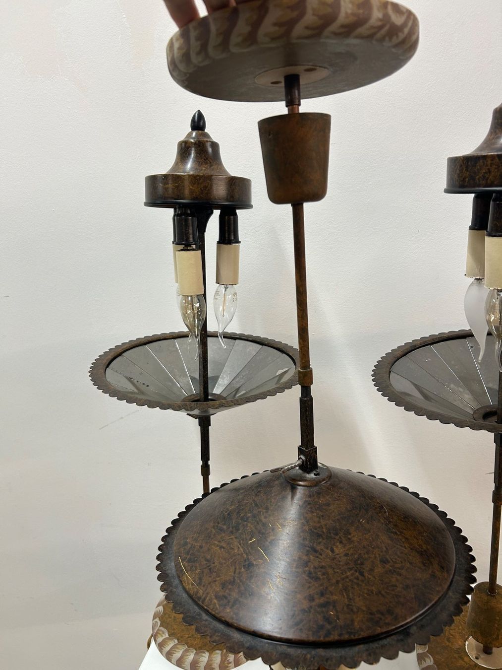 Lampade: 3 Colefax oder Vaughan Toleware Pendelleuchte 3-Flammig – Usato da Zürich venduto da Levelart 6