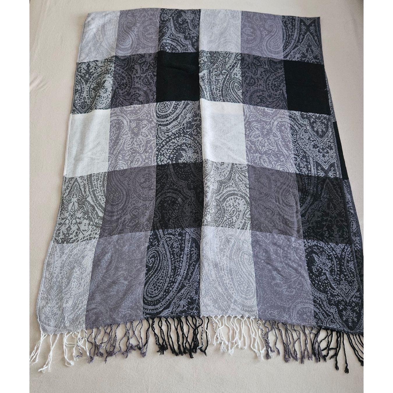 Foulard & Sciarpe: Leichtes Halstuch – Nuovo (secondo la descrizione) da Bern venduto da naaa000xci 1