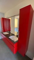 Badezimmermöbel mit Doppelwaschbecken, sehr guter Zustand.