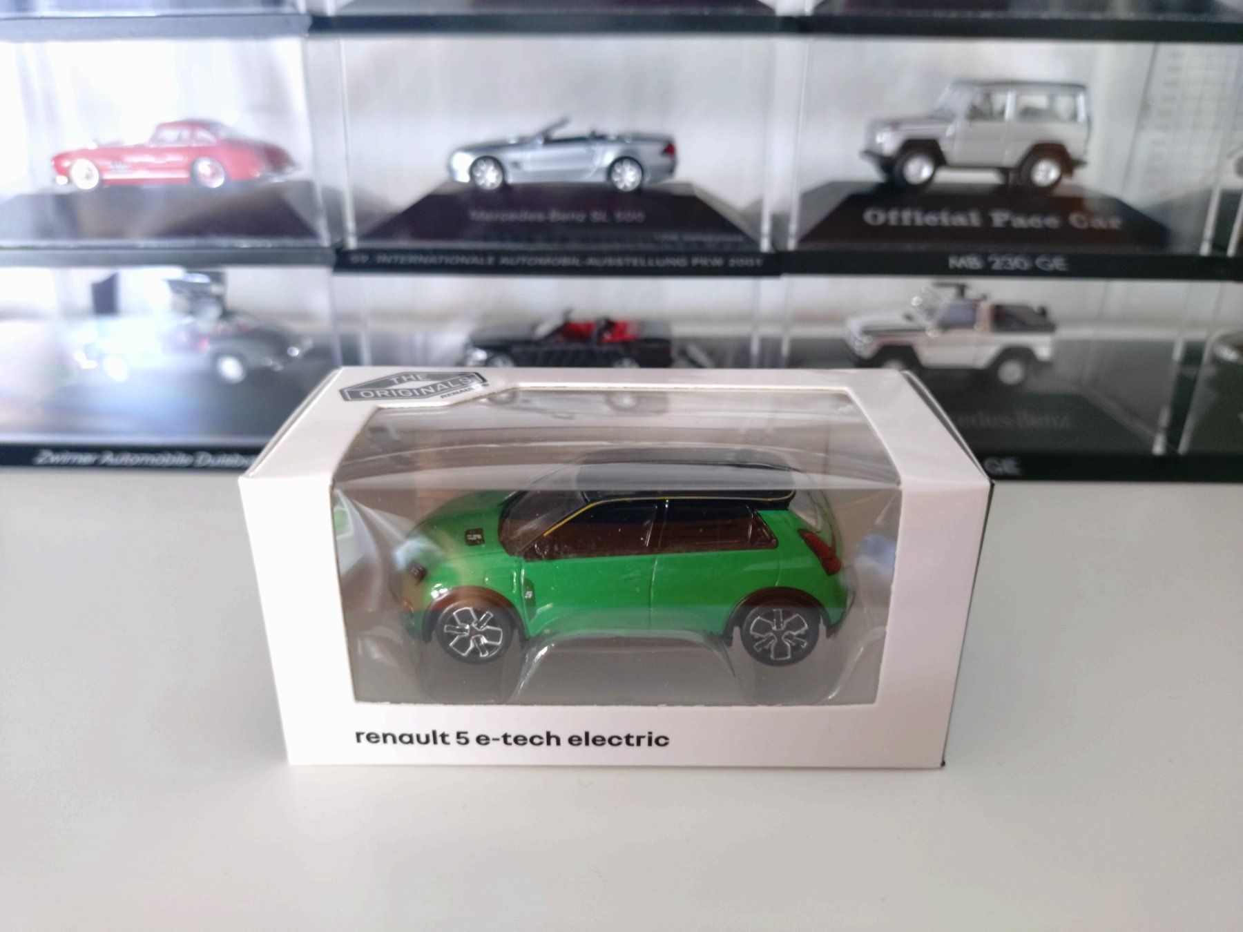 Norev Modellautos: RENAULT 5 E-TECH - Modell Norev 1:64 – Neu und originalverpackt aus Viganello von CARLiteratur