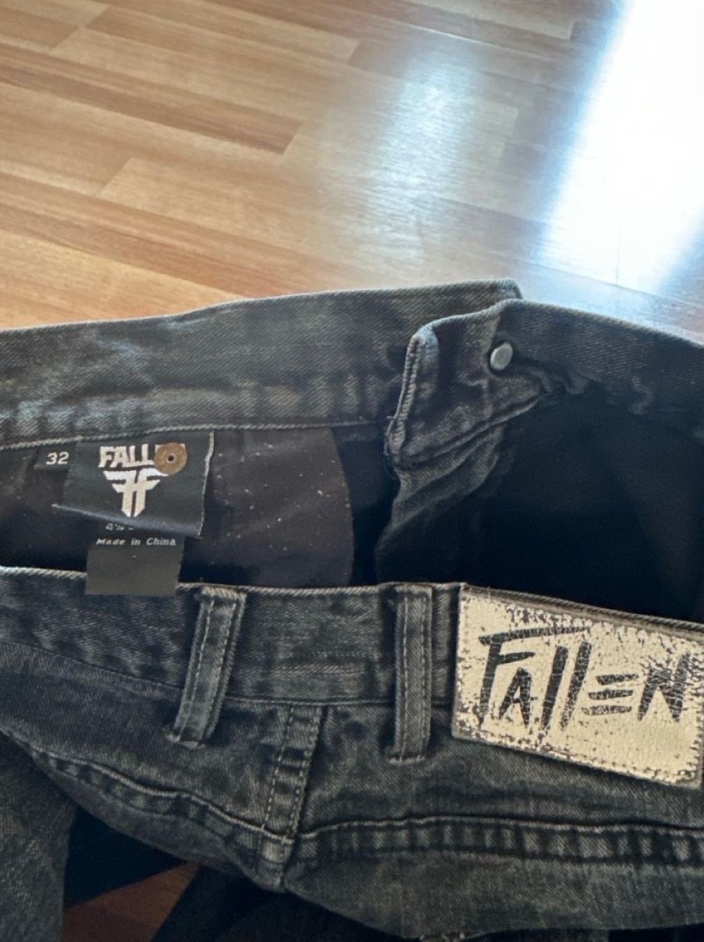 Jeans: Fallen Chris Cole Jeans, Gr. 32, einf. Bundweite ca. 41 cm – D'occasion à Zürich par barale_00 2