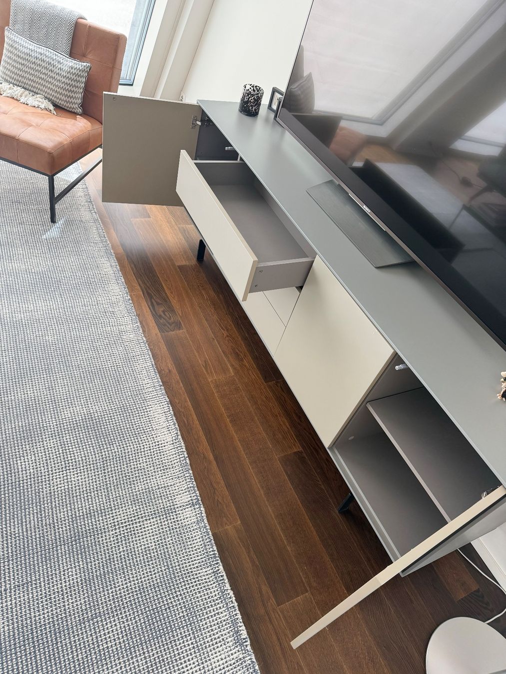 Pfister TV Möbel: Modernes Sideboard, grau/beige – Gebraucht aus Winterthur von bk93 3