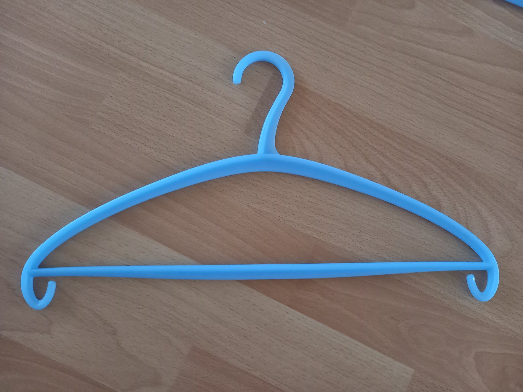 Kleiderbügel: 3er-Set Kleiderbügel – Gebraucht aus Obernau von Corolli 1