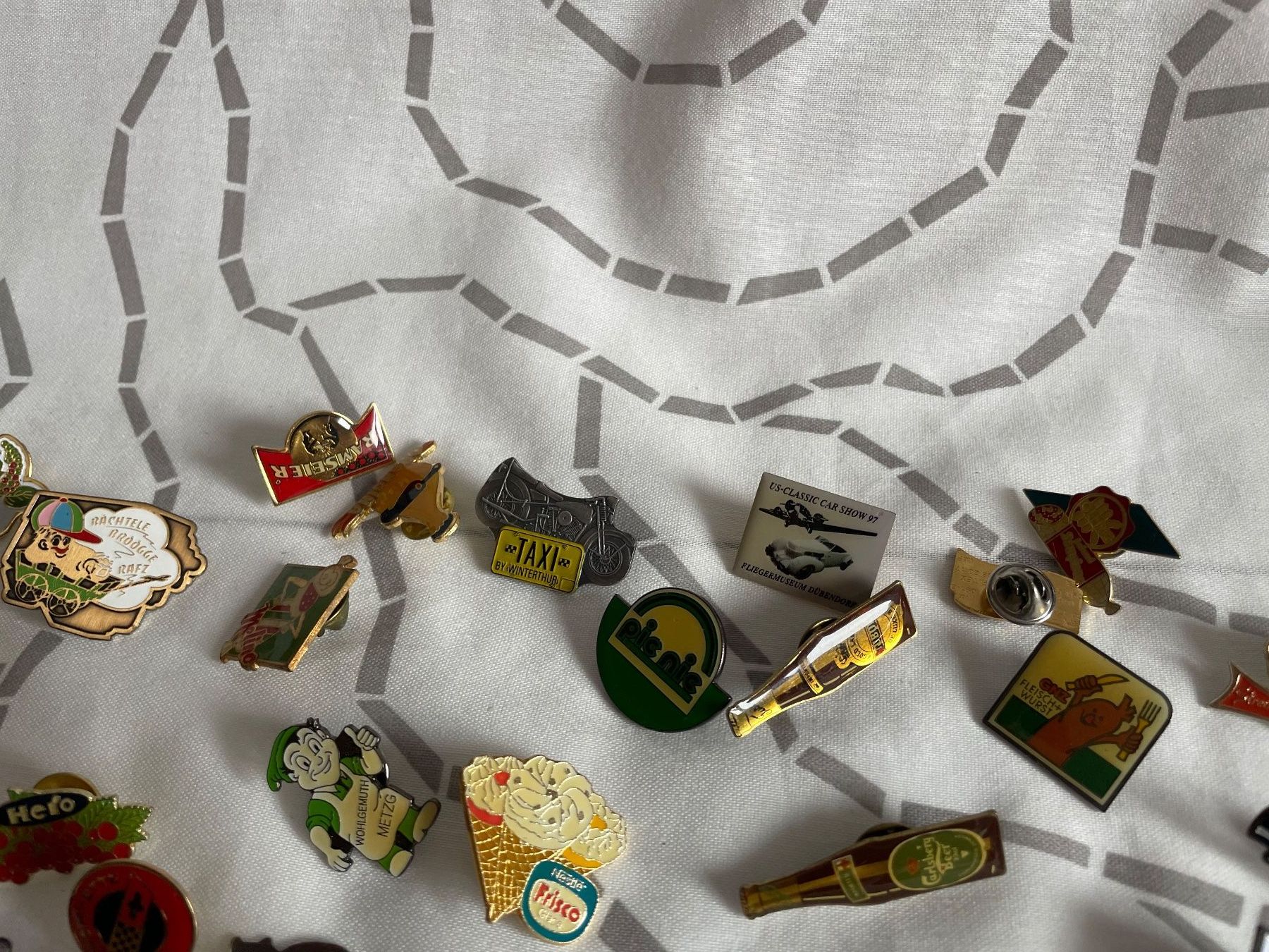 Plaketten & Abzeichen: 37 diverse Pins – Gebraucht aus Rafz von stg101 5