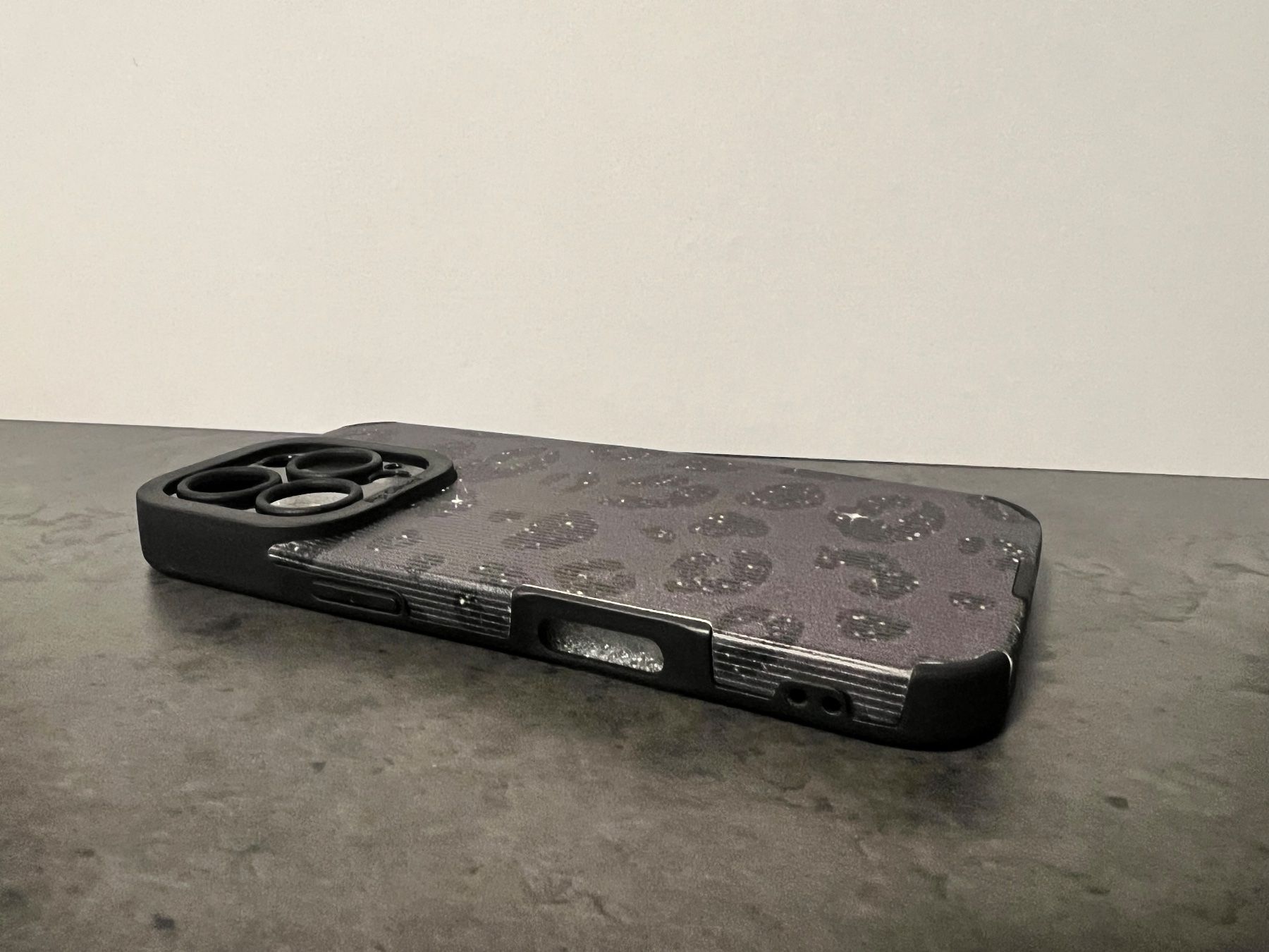 Apple Cover & Protezioni schermo: 2x iPhone 16 Pro Handyhülle Schutzhülle – Nuovo e nell'imballaggio originale da Bern venduto da No1e 5