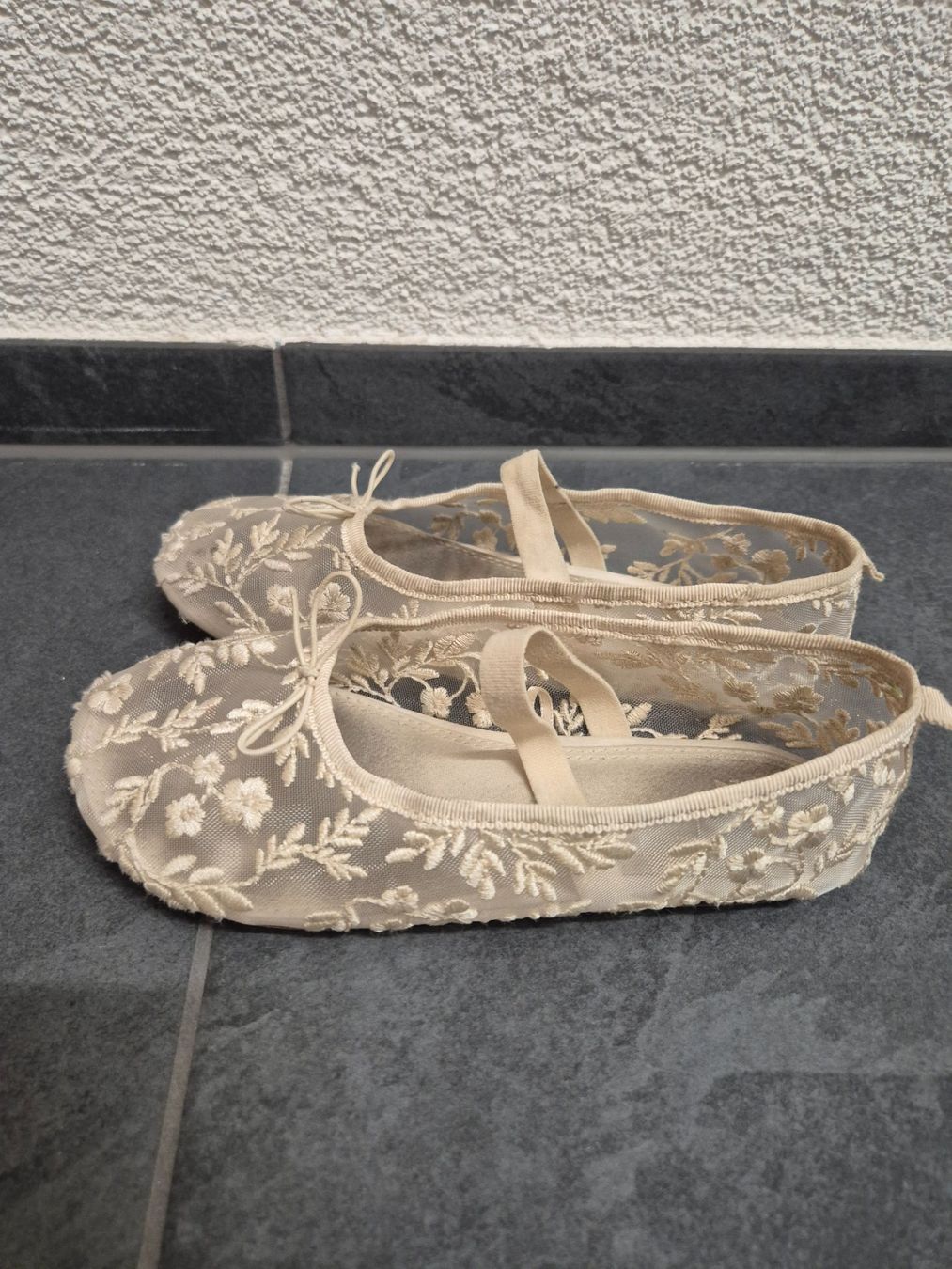 Zara Scarpe per ragazze: Ballerinas Grösse 30 von Zara – Usato da Basel venduto da Misoppe