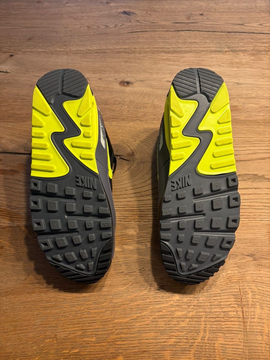 Nike Chaussures hommes: Nike Air Max 90 – D'occasion à Stadel b. Niederglatt par Gansi86 1