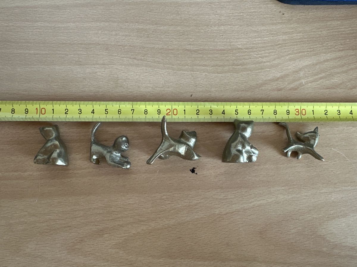 Statuette: 5 Stk. Vintage Messing Katzenfiguren – Usato da Heiden venduto da fam_797q 1