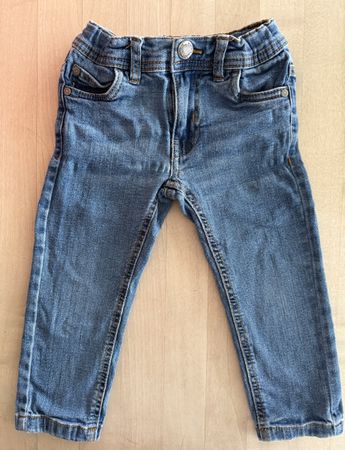 Jeans Sfera Grösse 3-4 (98-104cm) guter Zustand