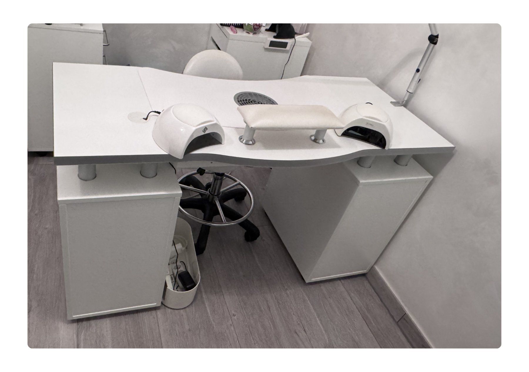Jeux: Table manicure professionnel avec extraction - NOVA FLAIR – D'occasion à Hunenberg par perla.munoz 2