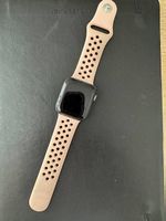 Apple Watch SE 40 mm GPS + Nike Sport Band