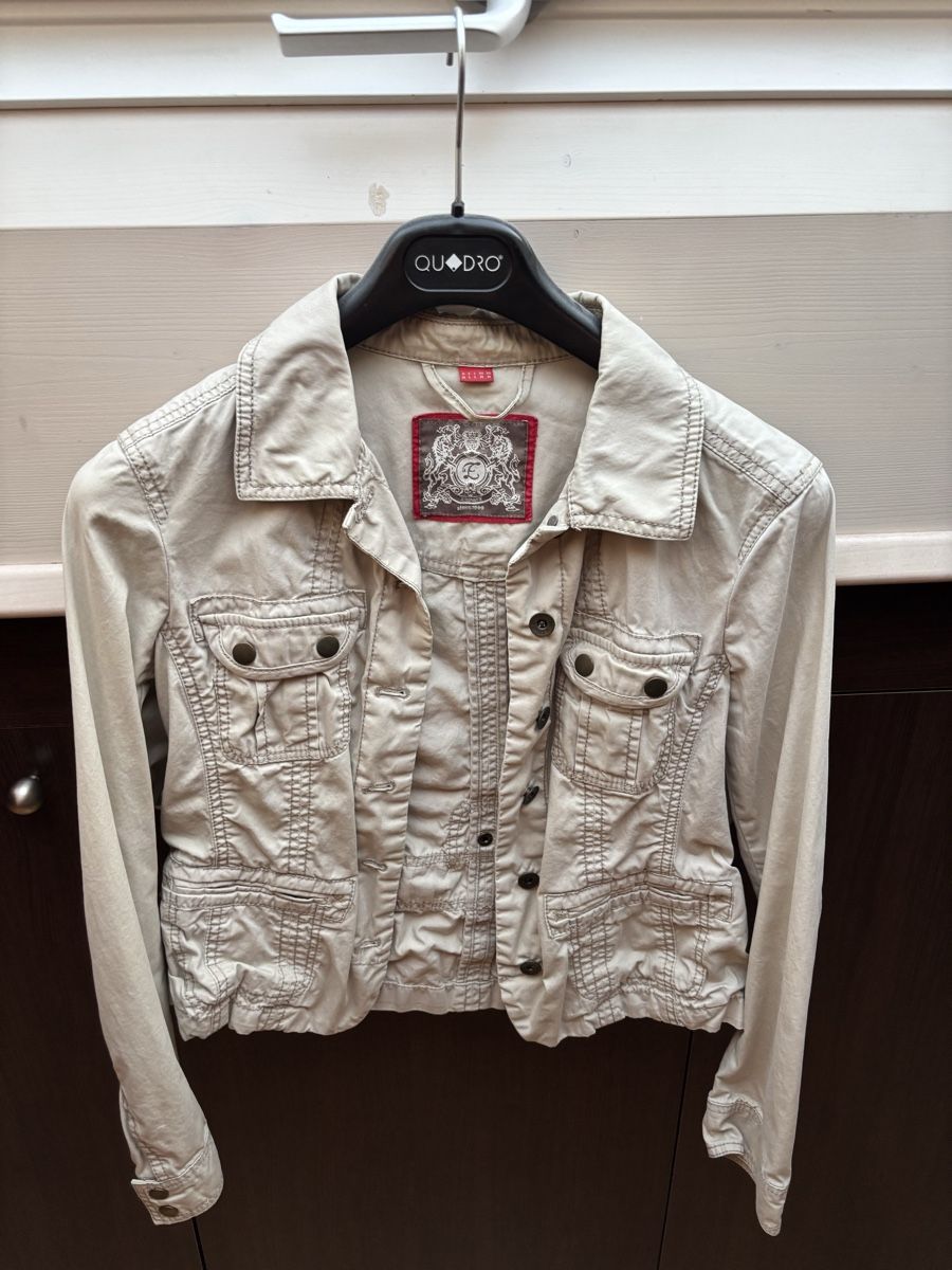 Esprit Giacche: Veste Esprit taille M – Usato da Blonay venduto da Ollorvi
