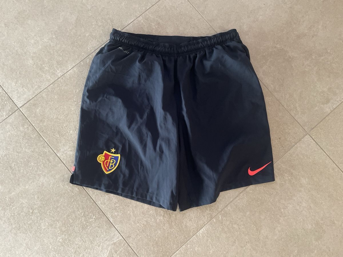 Nike Maillots de corps & Pantalons: Short FC Basel Nike XL – D'occasion à Genève par jon_ydl8