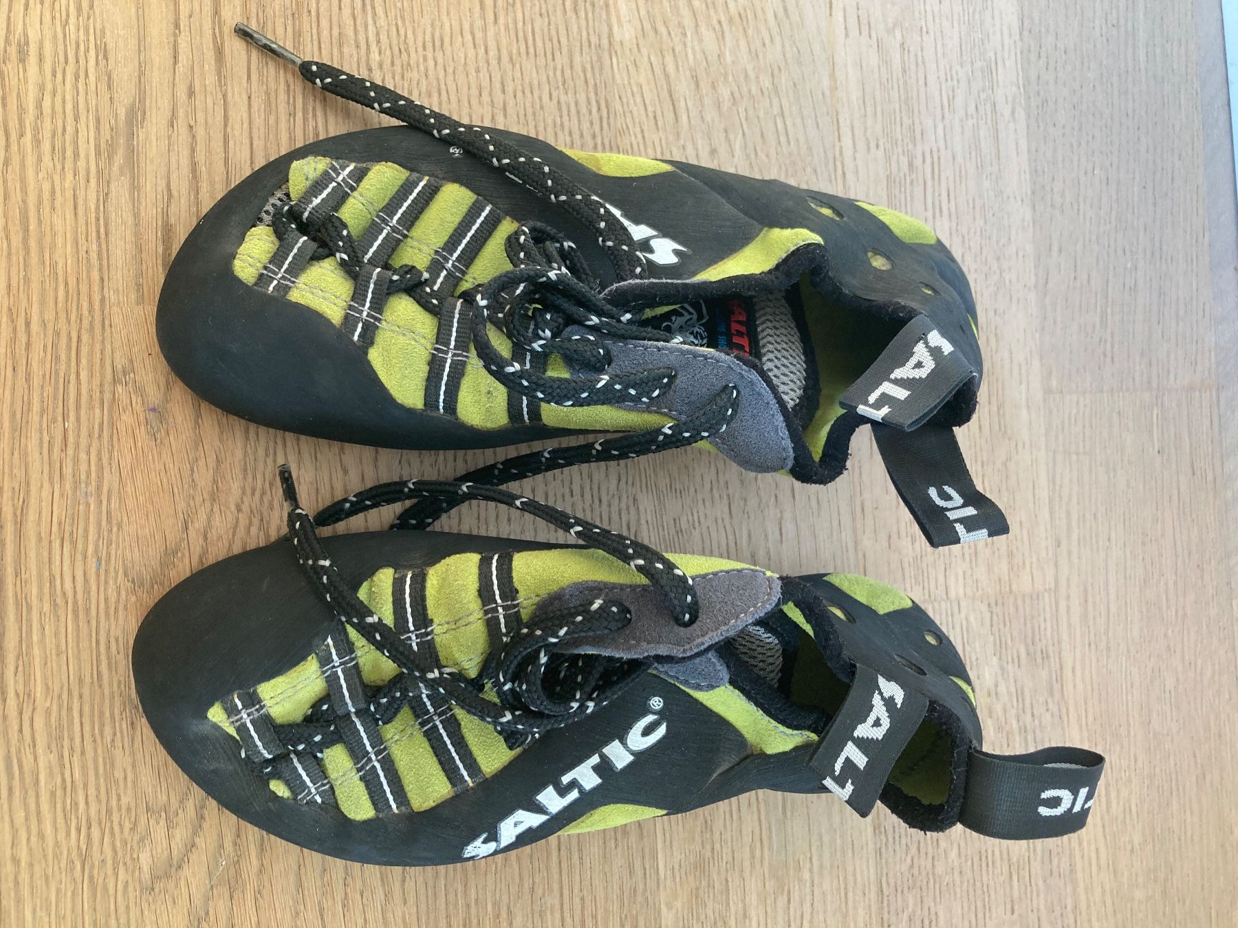 Schuhe für Jungen: Kletterschuh Saltic angenommene Grösse 35 – Gebraucht aus Köniz von Hollis01