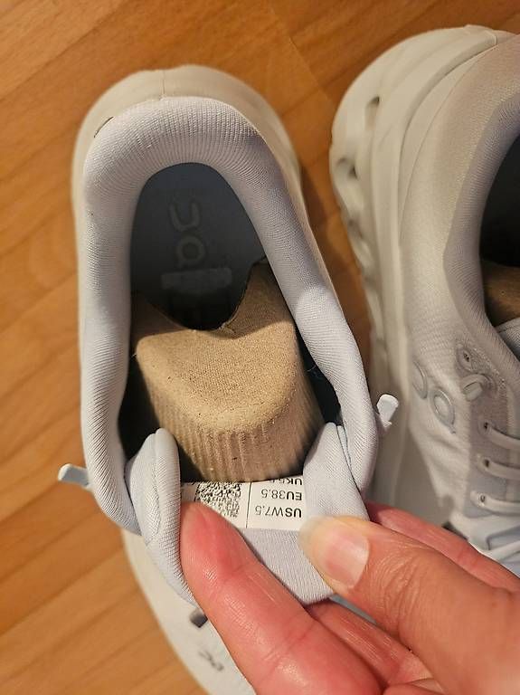 On Chaussures femmes: On Shoes – D'occasion à Frauenfeld par Jewells-Child 3