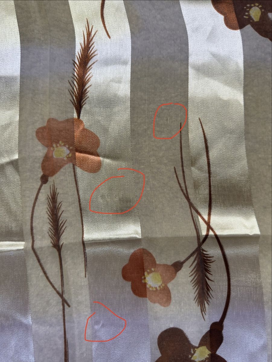 Foulard & Sciarpe: Foulard vintage en polyester 100 x 100 cm – Usato da Vuippens venduto da Anna_as 2